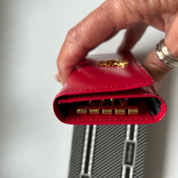 Vintage Versace Sunburst Leather key holder - Picture 4 of 8